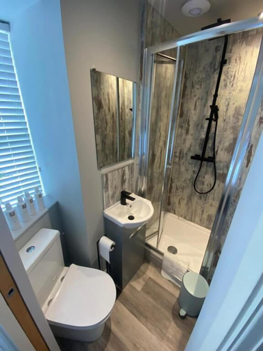 Bathroom 3, The Hive at Poppi Red, Cumbria