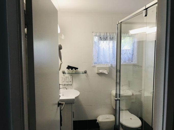 Bathroom 3, Jumbuck Motor Inn, Tenterfield