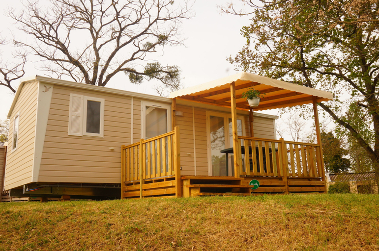 Exterior & Views 2