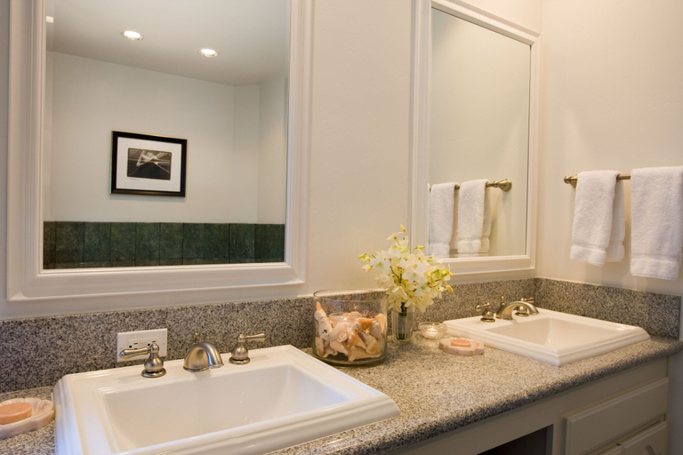 Bathroom 5, Blue Lantern Inn, A Four Sisters Inn, Orange