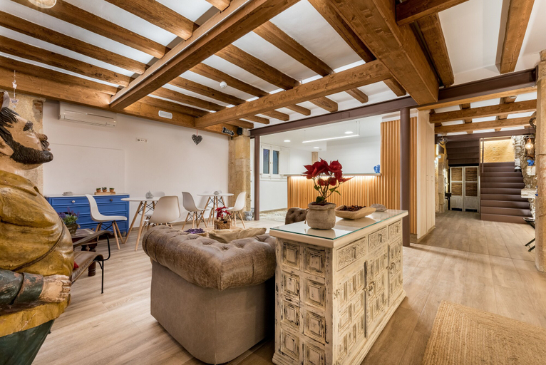 Others 5, Hostal 977, Tarragona