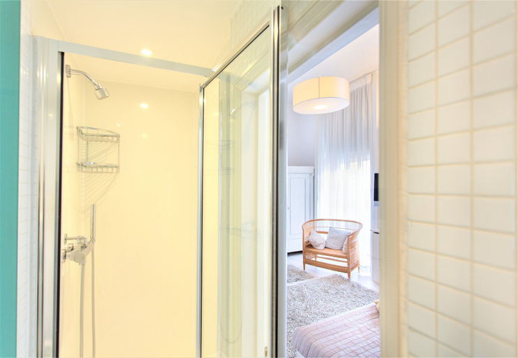 Bathroom 3, The Sumner, London