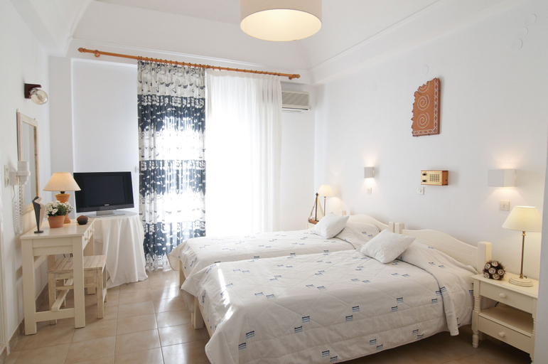 Bedroom 3, Matina Hotel, South Aegean