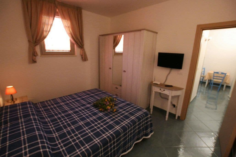 Bedroom 2, Apulia Bianca, Bari