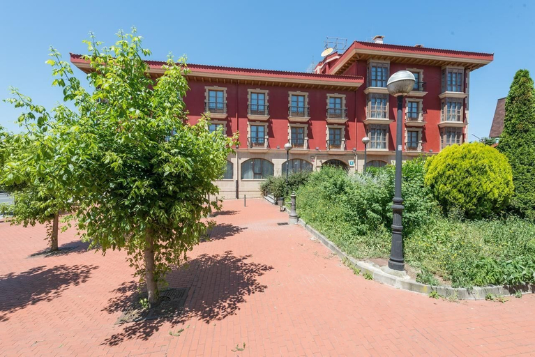 Exterior & Views 2, Hospedium Hotel Sky Blu Sondika, Vizcaya