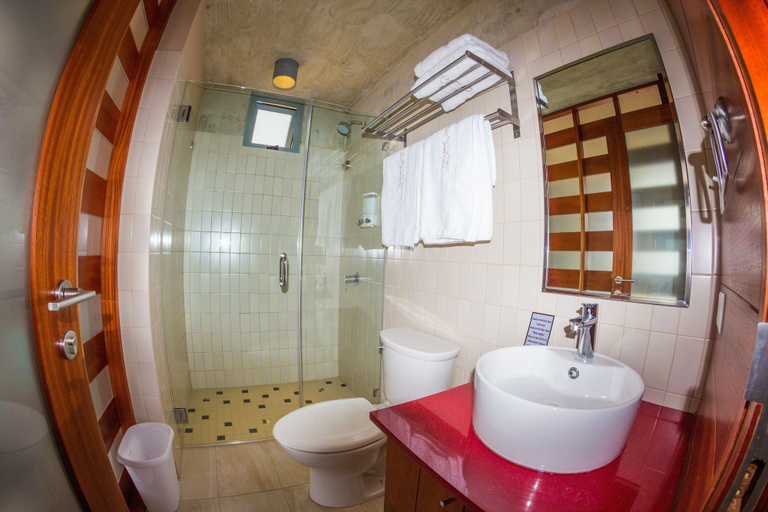 Bathroom 4, Dream Inn PR