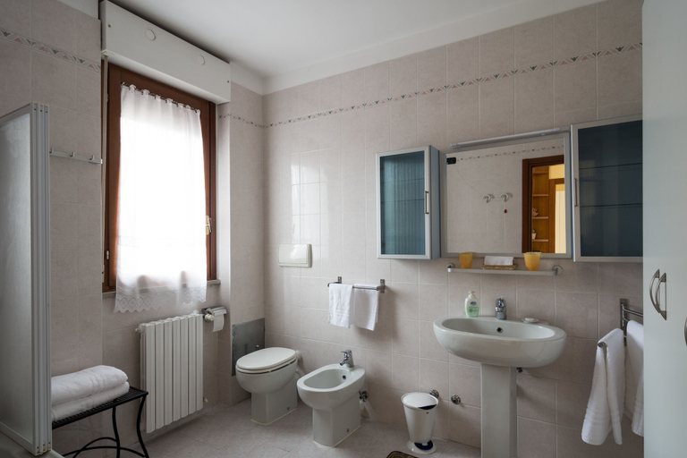 Bathroom 4, Cozy Penthouse Holiday House, Milano