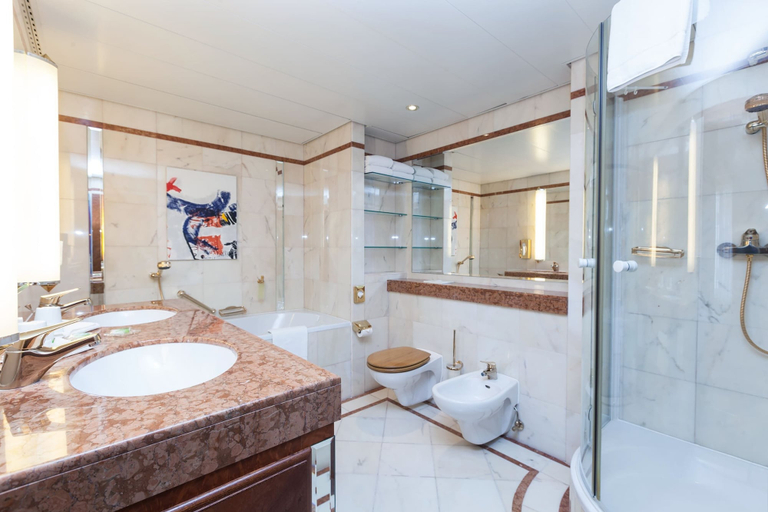 Bathroom 5, Living Hotel Großer Kurfürst, Berlin