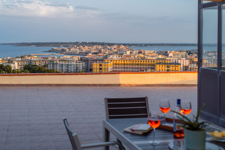 Terrace/patio 5, La Terrazza Di Siracusa - Roomy And Bright Flat, Syracuse