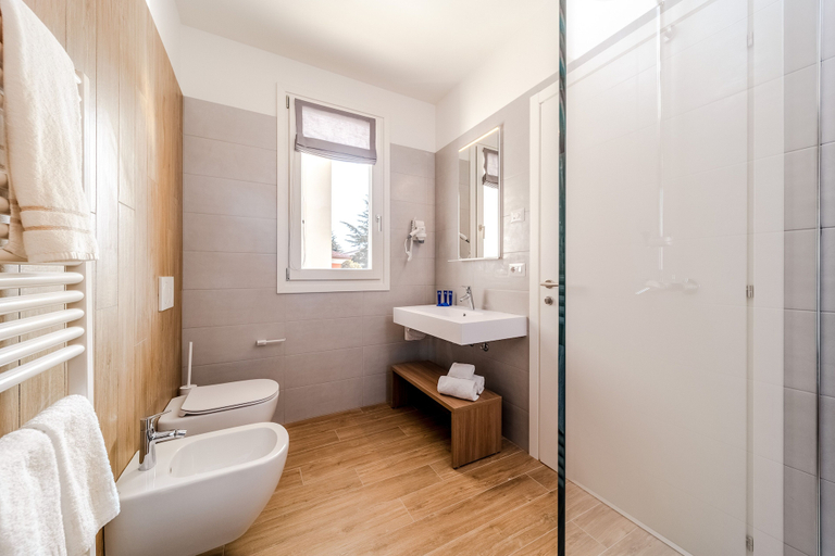 Bathroom 4, Residenza Olivo, Verona