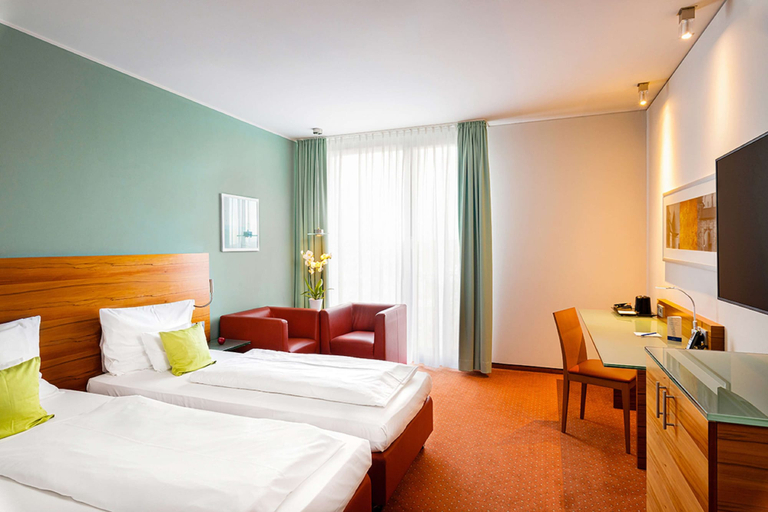 Bedroom 2, Schlosshotel Hellenstein, Heidenheim