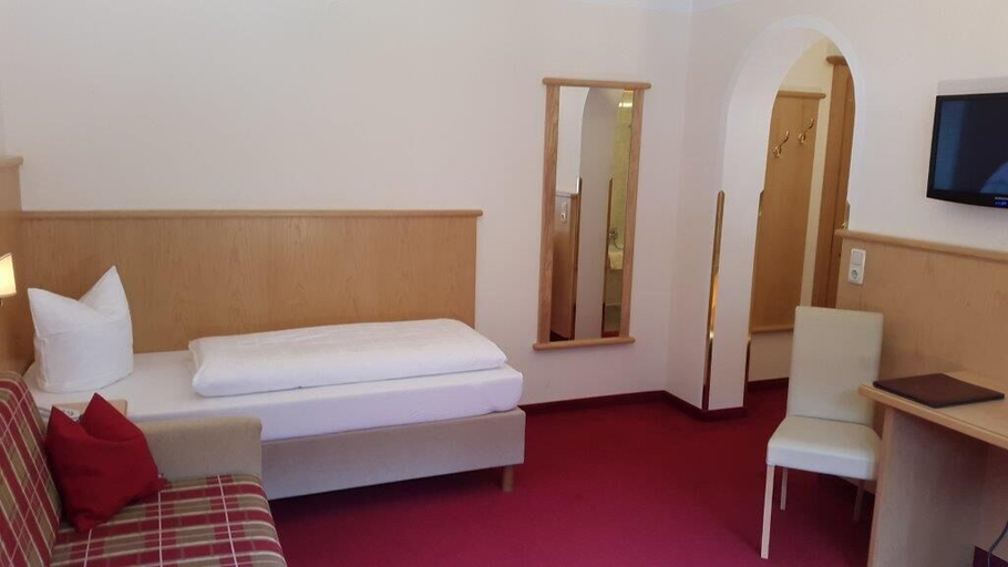 Bedroom 2, Hotel Alpenhof Kristall, Schwaz