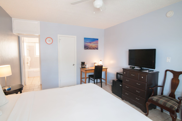 Bedroom 4, Great Escape Inn, Broward