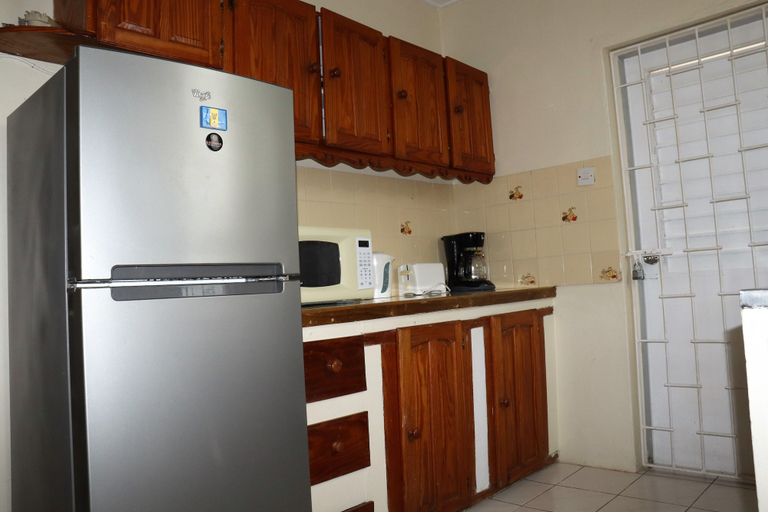 Others 5, Dover Beach House