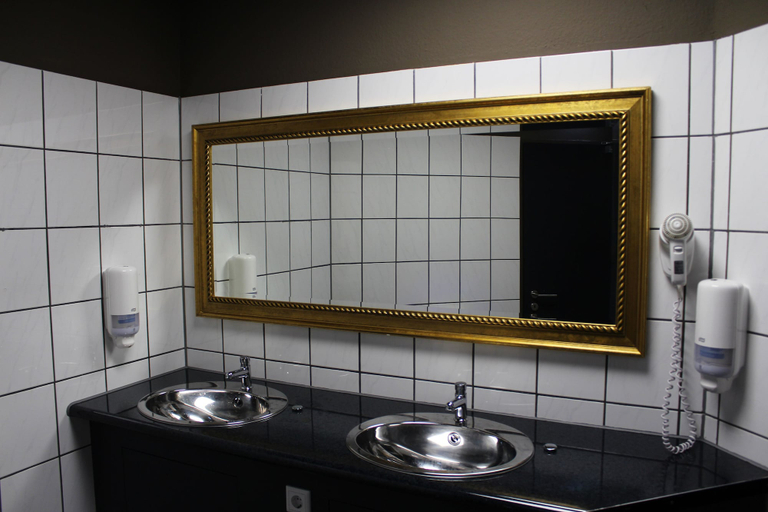 Bathroom 5, BoxHotel Göttingen App Based Hotel, Göttingen