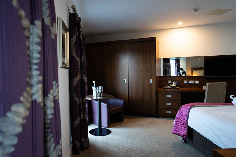 Bedroom 3, Ballyrobin Hotel, Antrim and Newtownabbey