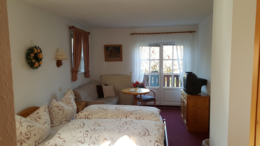 Bedroom 2, Jägerheim Löbsal, Meißen