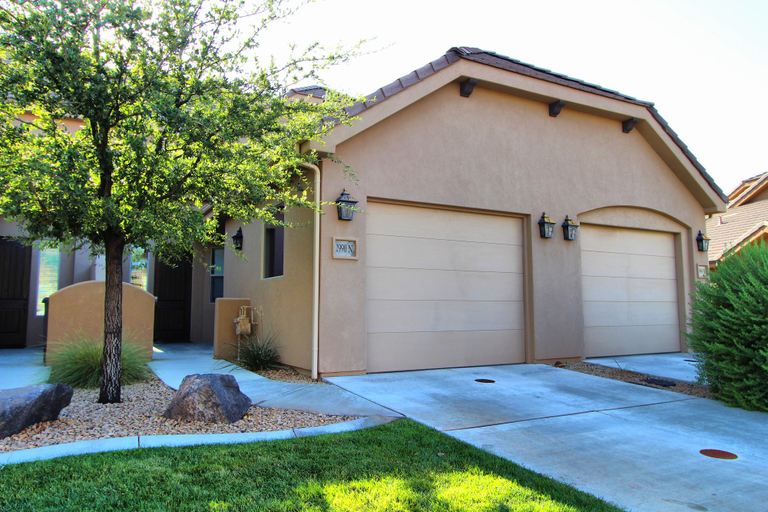 Exterior & Views 2, Canyon Villas at Coral Ridge, Washington