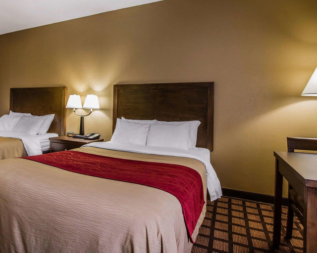 Bedroom 3, Quality Inn Perryville I-55, Perry