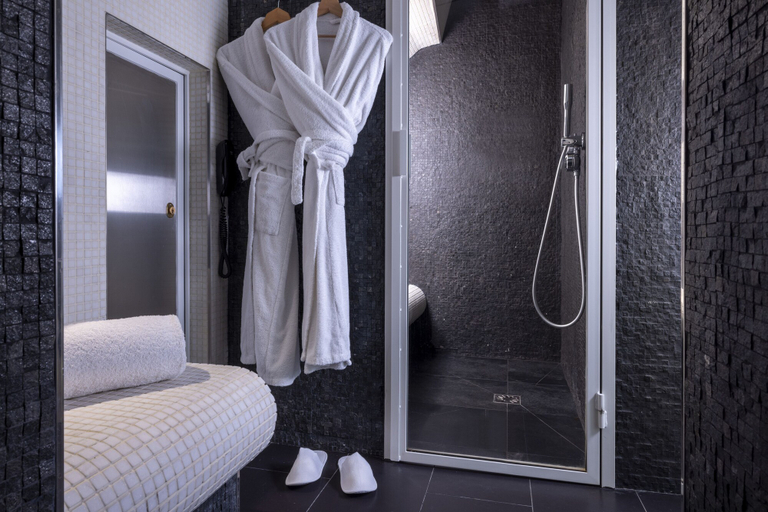 Bathroom 4, Hôtel Théorème, Paris