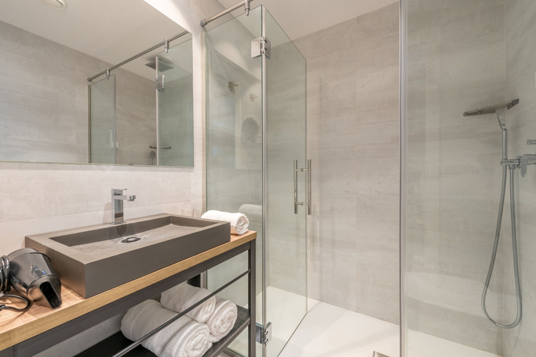 Bathroom 5, Kyrat Amarac Suites, Baleares