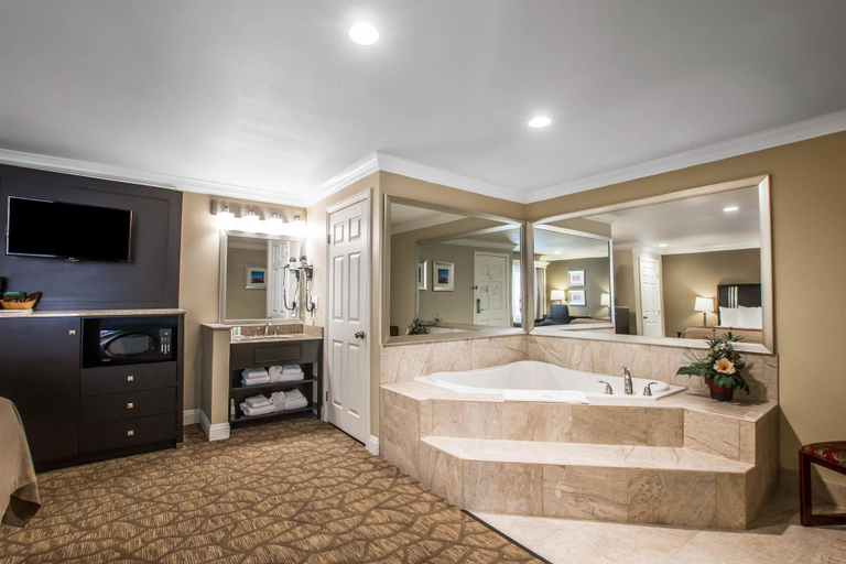 Bathroom 4, Quality Inn Downey, Los Angeles