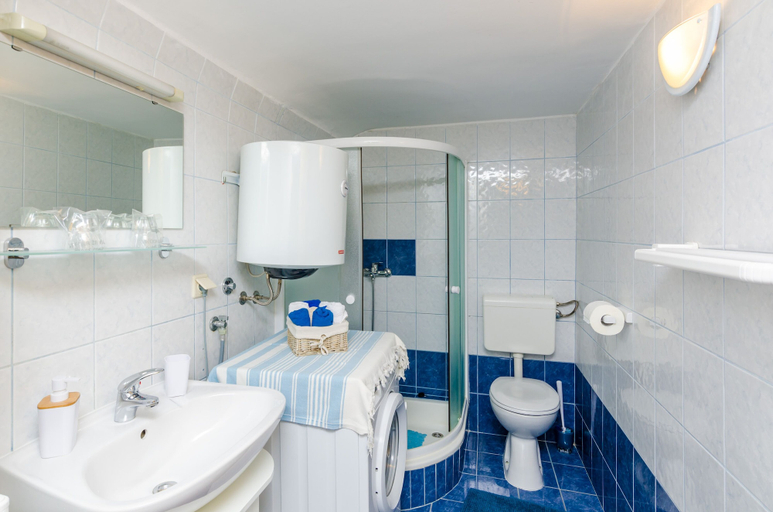 Bathroom 4, Apartments Simović, Dubrovnik