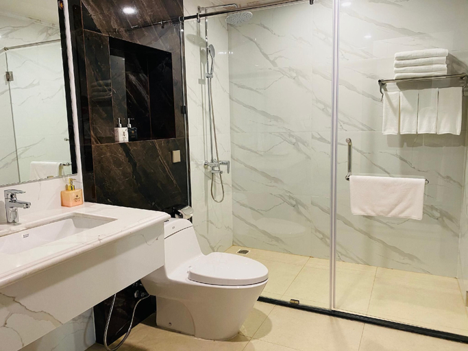 Bathroom 3, Diamond Van Don, Vân Đồn