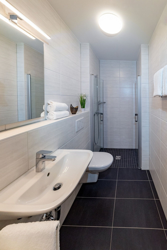 Bathroom 5, Boardinghaus Bayerwaldpark, Landshut
