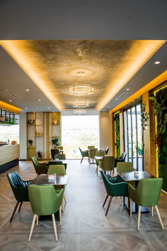 Food & Drinks 5, Hotel Bonsai, Tiranës