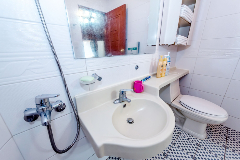 Bathroom 3, Angkurie Pension, Seogwipo