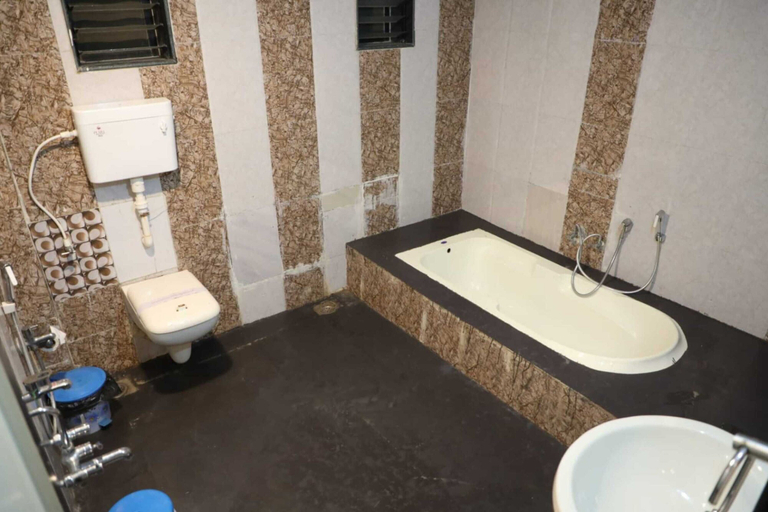 Bathroom 4, Wanderlust Resort, Ahmadnagar