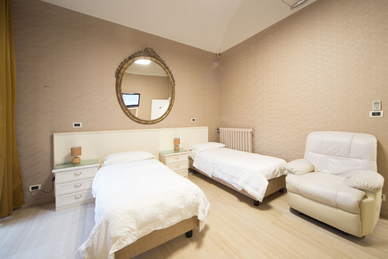 Bedroom 3, Hotel Globo Suite, Imperia