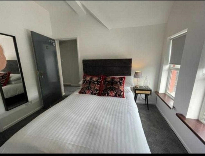 Bedroom 2, Cavehill Castle Hotel, Belfast