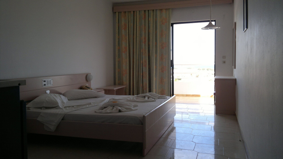 Bedroom 4, Hotel Iris, South Aegean