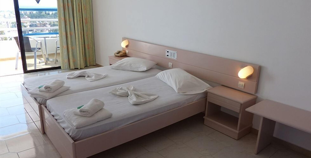 Bedroom 2, Hotel Iris, South Aegean