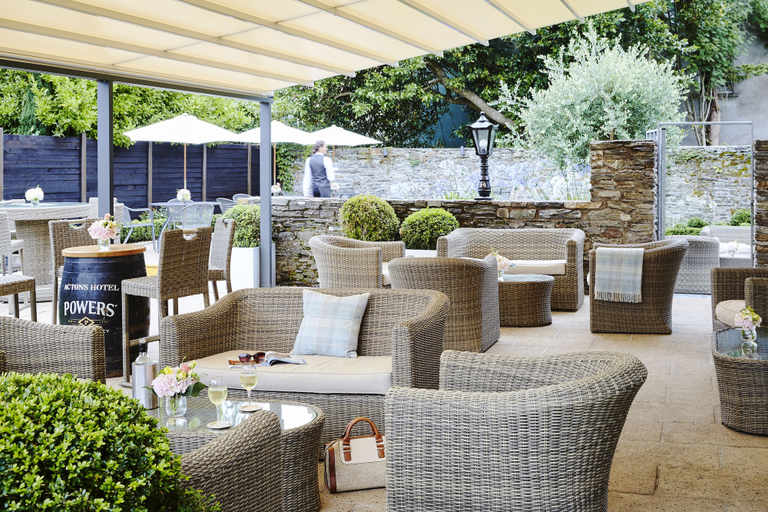 Food & Drinks 5, Actons Hotel