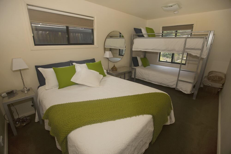 Bedroom, Tyenna River Cottage, Derwent Valley