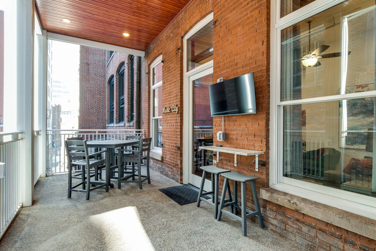Others 5, The Majestic Lofts, Davidson