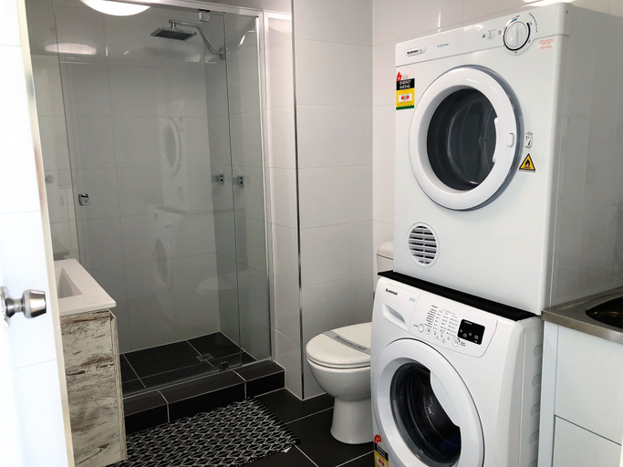 Bathroom 4, Beachcomber Surfers Paradise, Gold Coast