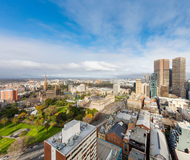 Exterior & Views 29