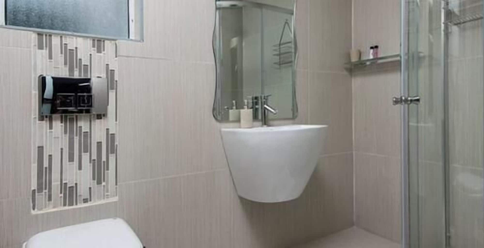 Bathroom 5, Bhotani Bed and Breakfast, Nelson Mandela Bay