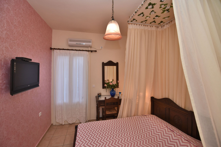 Bedroom 4, Matas' Apartments, South Aegean