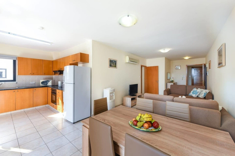 Others 5, 2 bed Apartment Overlooking Pool - Oroklini, Larnaca