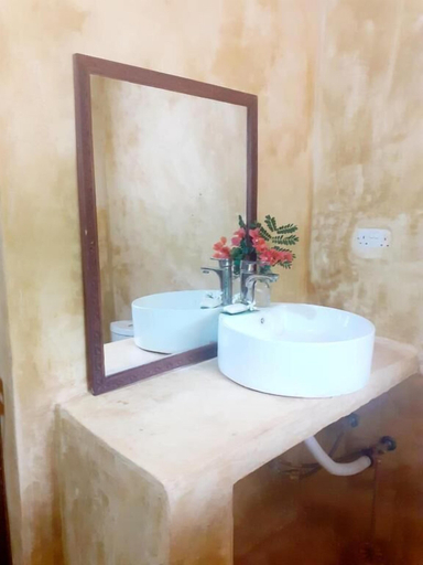 Bathroom, Maua beach lodge, Kusini
