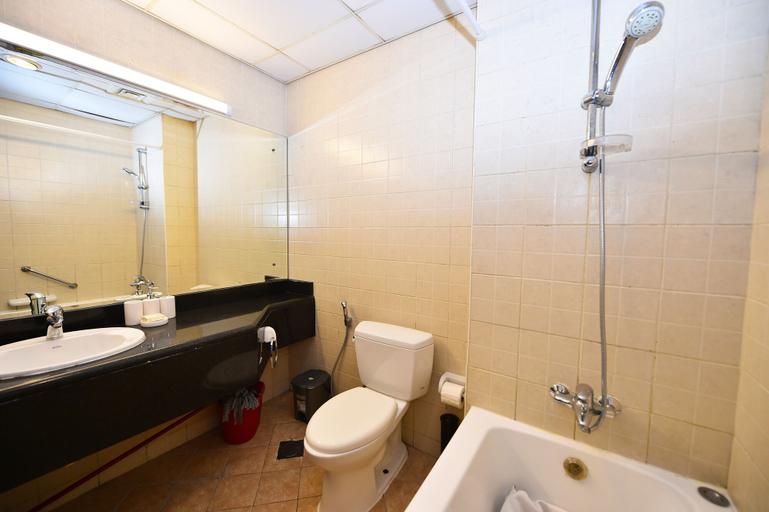 Bathroom, KEN - Spectacular Furnished Studio, Dubai