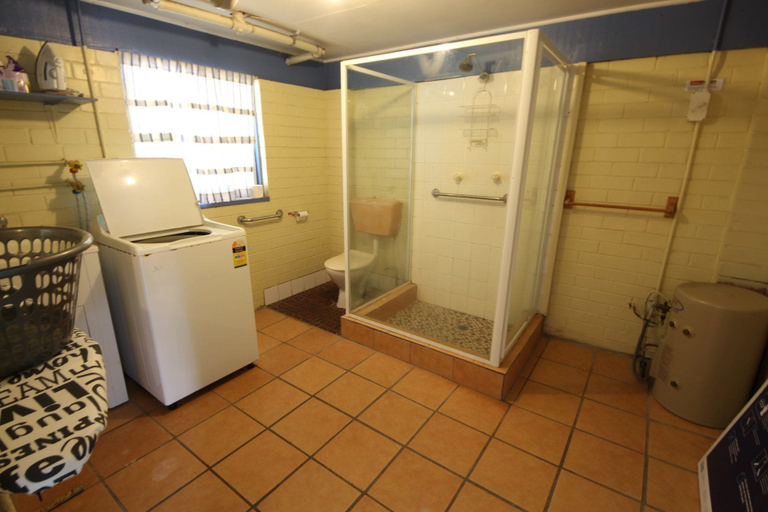 Bathroom 3, The Castle at Hat Head, Kempsey