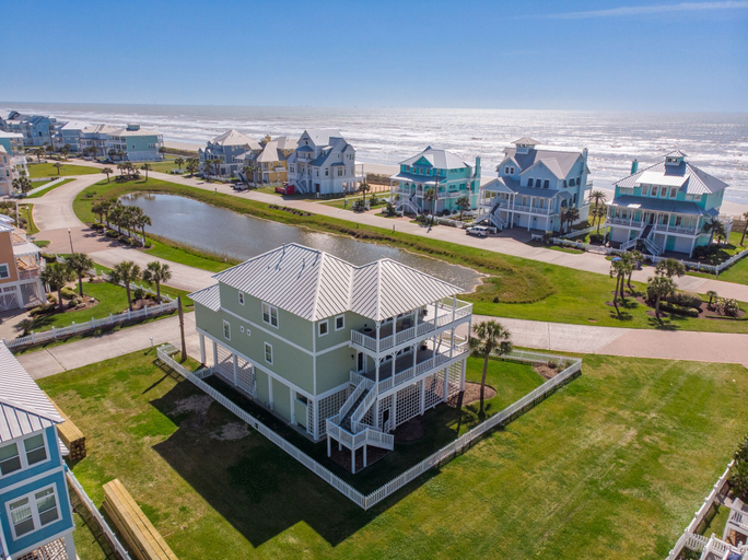 Exterior & Views 1, Seafoam House, Galveston