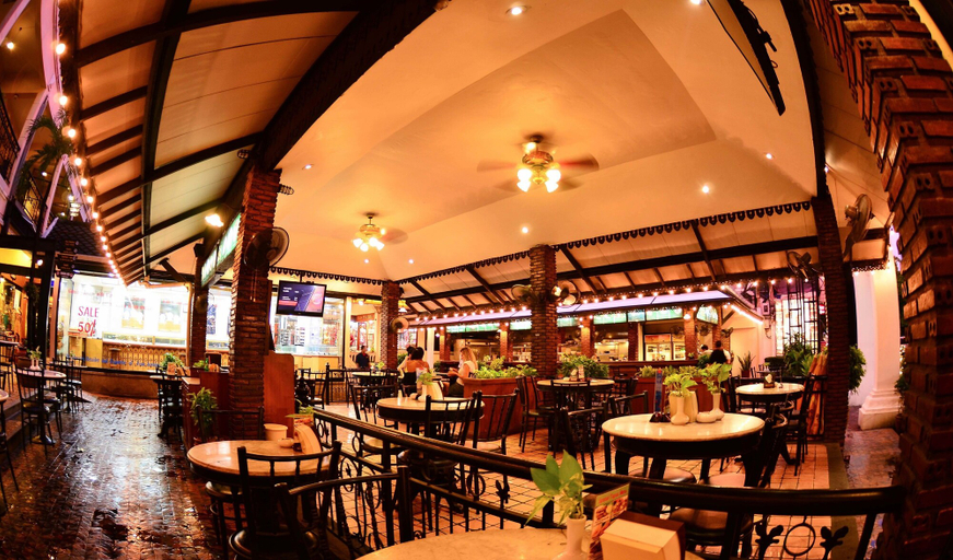 Food & Drinks 5, Silom Village Inn, Bang Rak