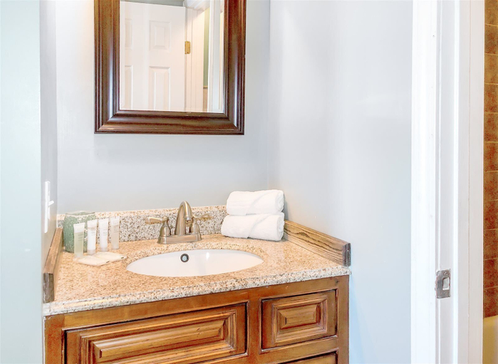 Bathroom 3, The Summit 105, Bay